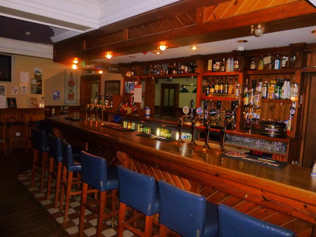 The Schooner Tavern Ballycotton Exterior foto